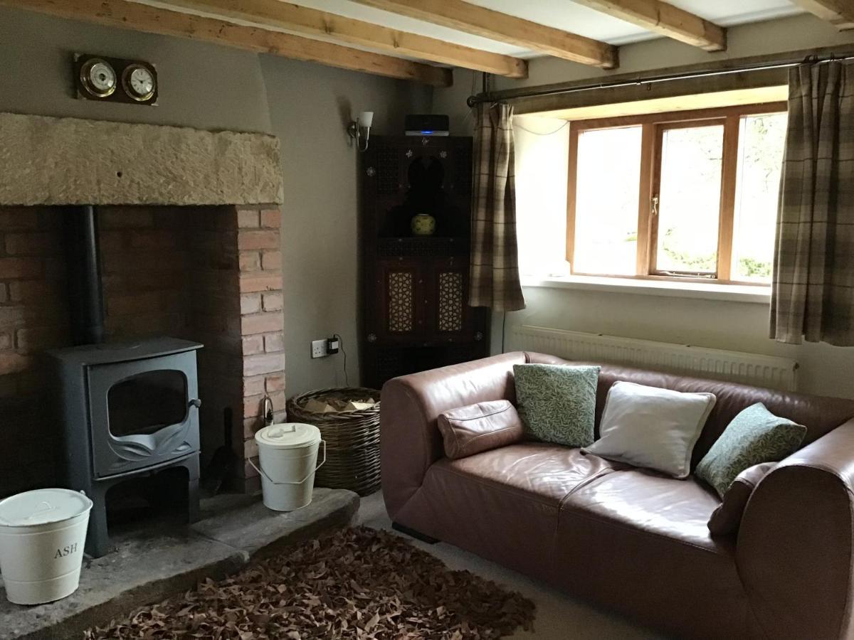 Lee House Farm Holiday Cottage With Possible Use Of Hot Tub Ninety Pounds A Session Waterfall Exterior photo